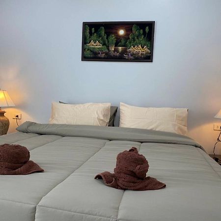 Hotel Mondee House @The Airport Thalang Esterno foto